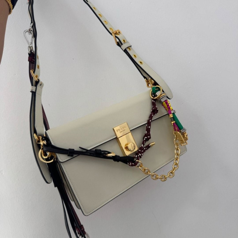 B**rry top handle bags